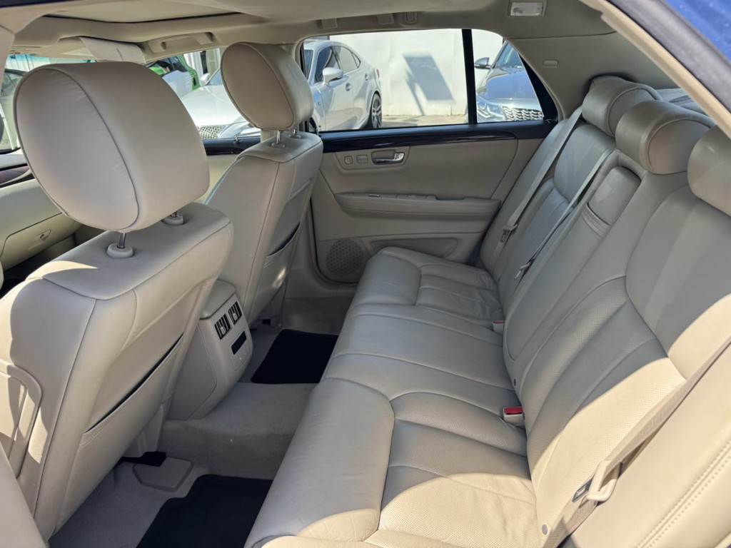 2009 Cadillac DTS Image 16