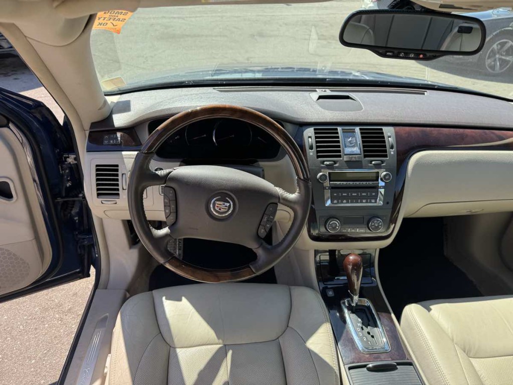 2009 Cadillac DTS Image 17