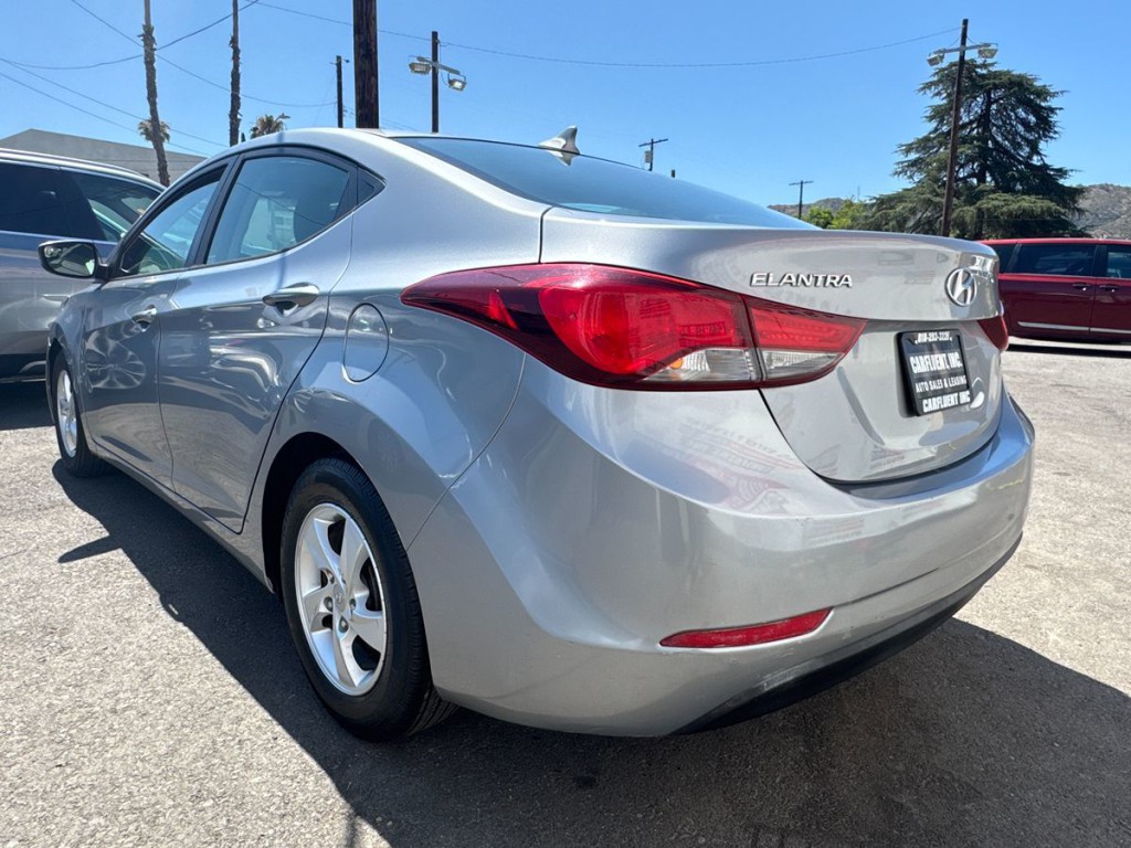 2015 Hyundai Elantra Image 6