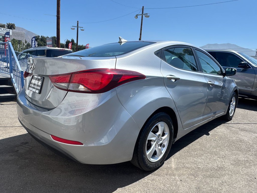 2015 Hyundai Elantra Image 7