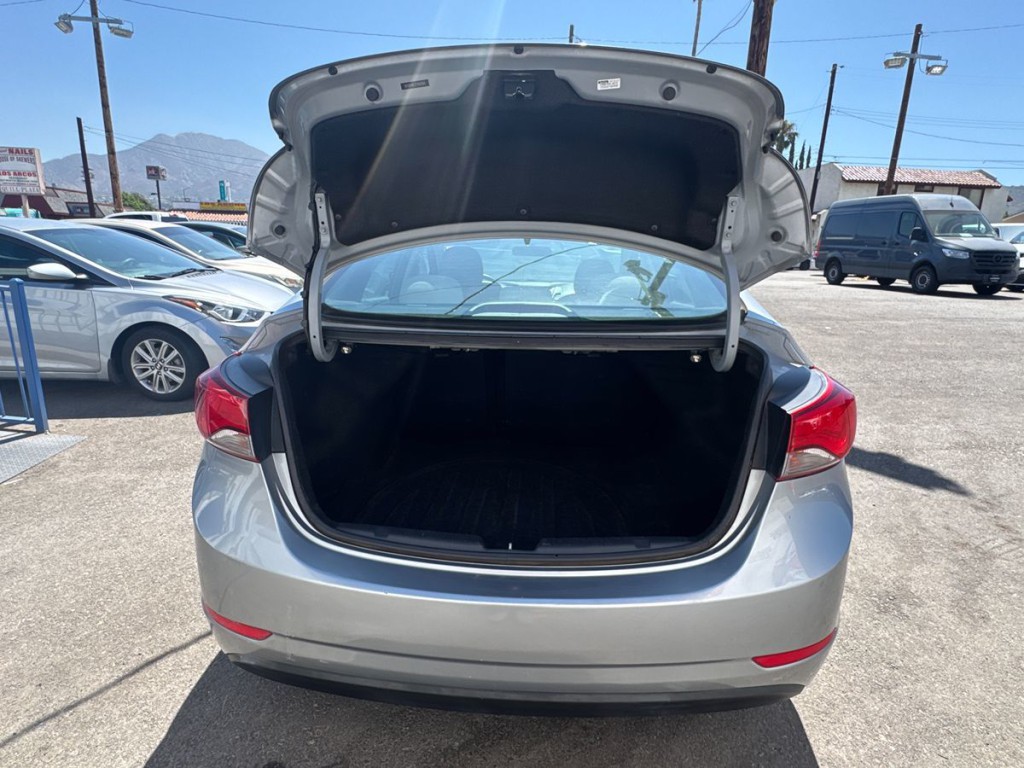 2015 Hyundai Elantra Image 9