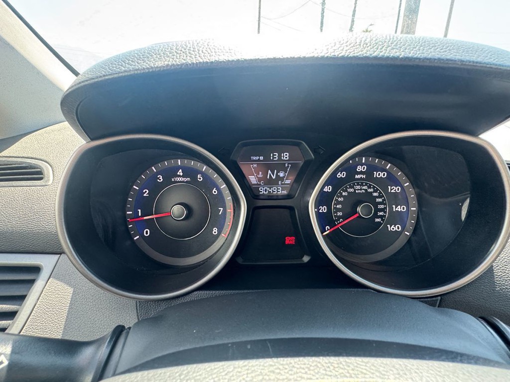 2015 Hyundai Elantra Image 13