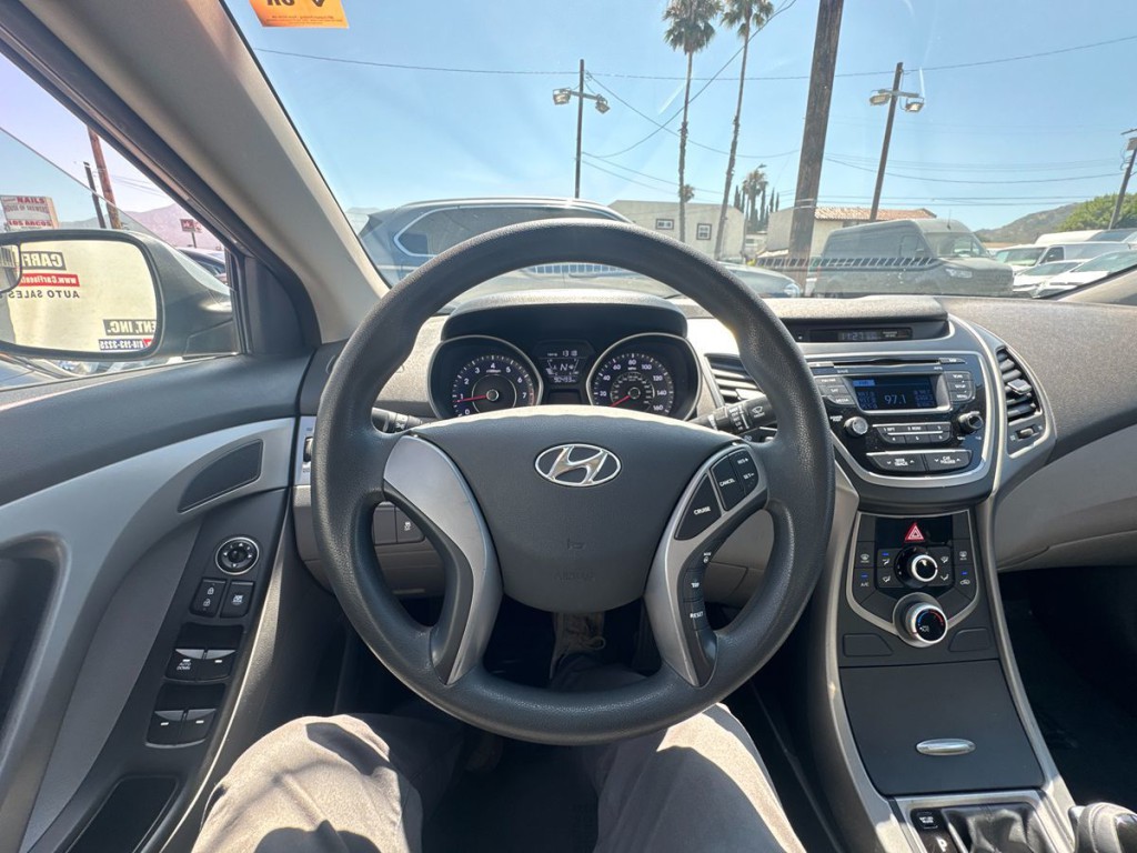 2015 Hyundai Elantra Image 14