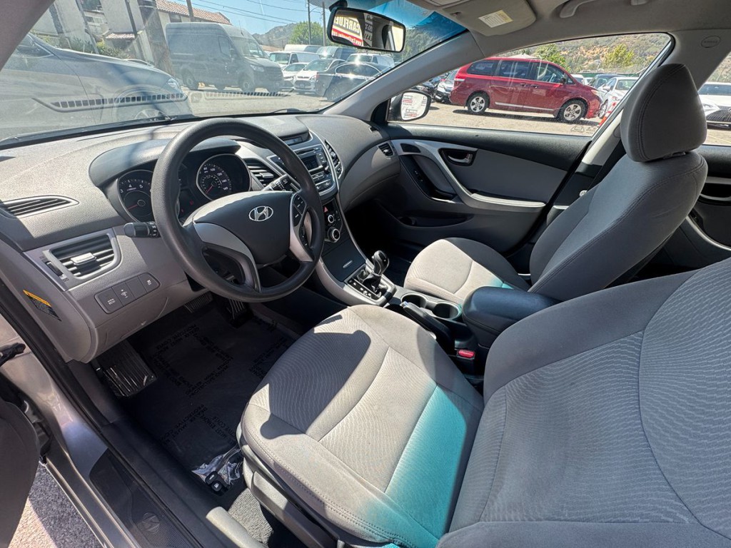 2015 Hyundai Elantra Image 16