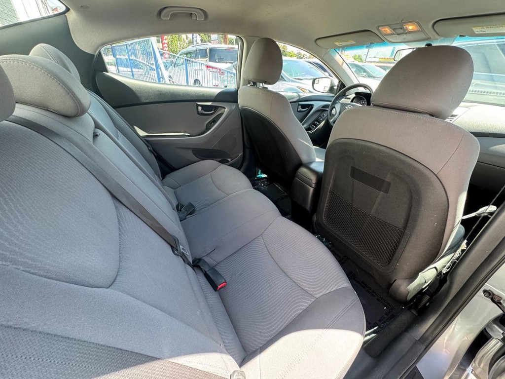 2015 Hyundai Elantra Image 18
