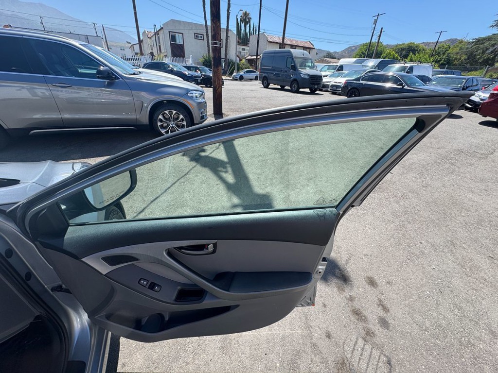 2015 Hyundai Elantra Image 26