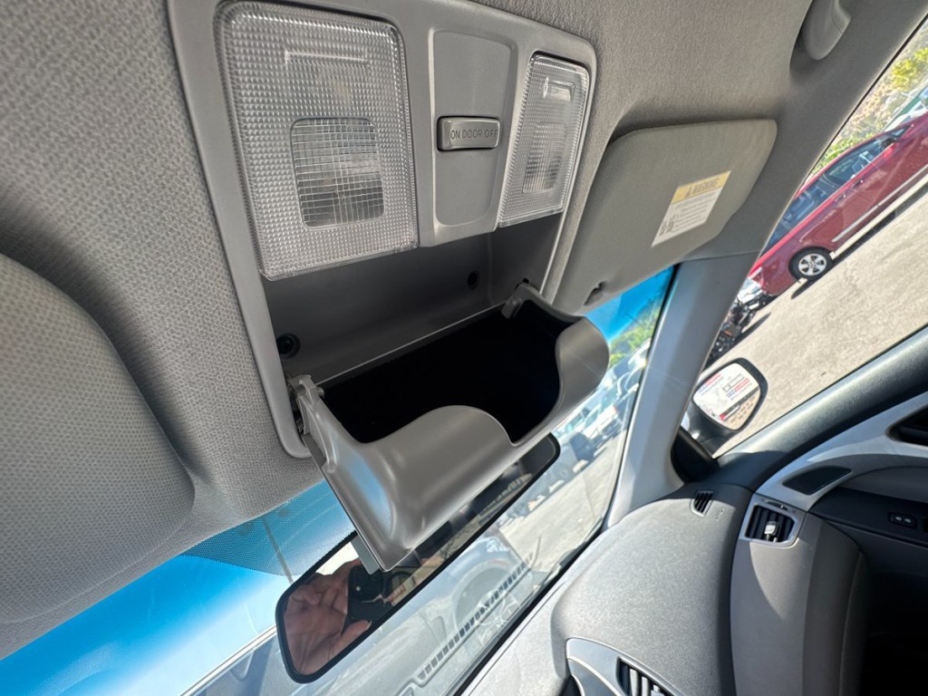 2015 Hyundai Elantra Image 30