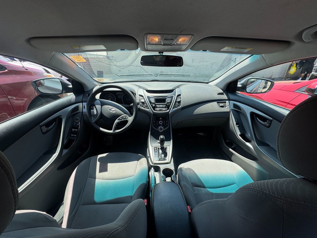 2015 Hyundai Elantra Image 34