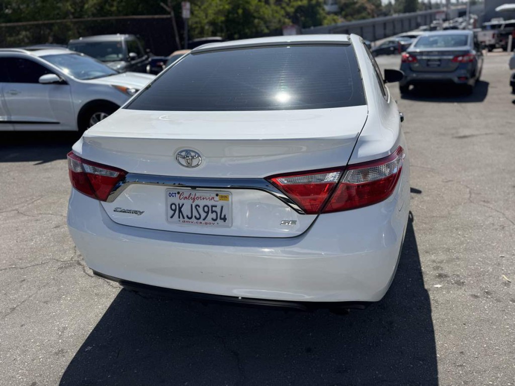 2016 Toyota Camry Image 5