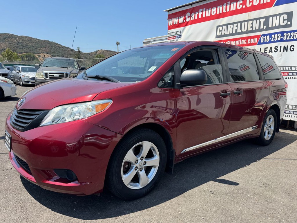 2013 Toyota Sienna Image 5