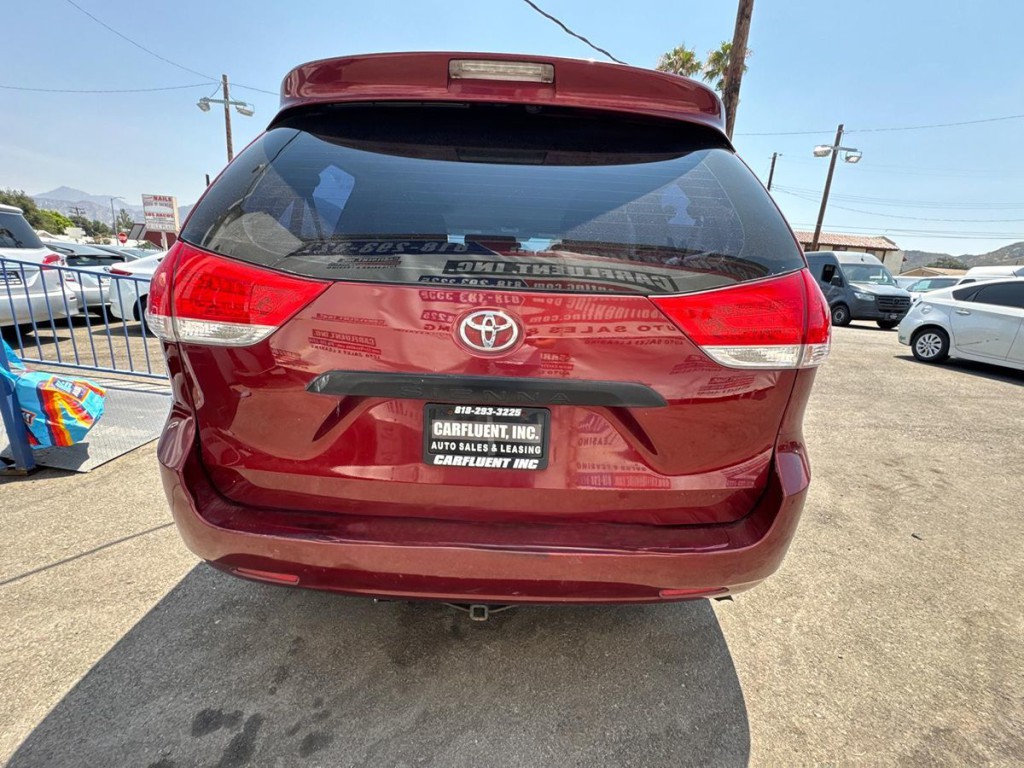 2013 Toyota Sienna Image 7
