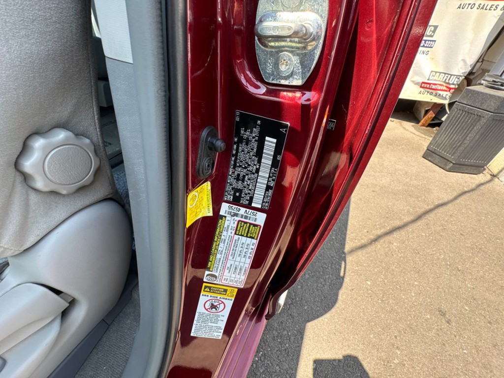 2013 Toyota Sienna Image 36