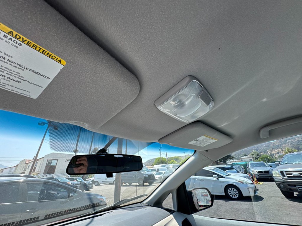 2013 Toyota Sienna Image 38