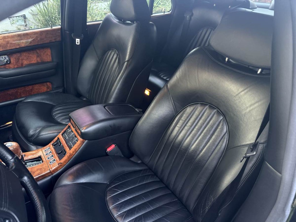 1999 Bentley Arnage Image 26