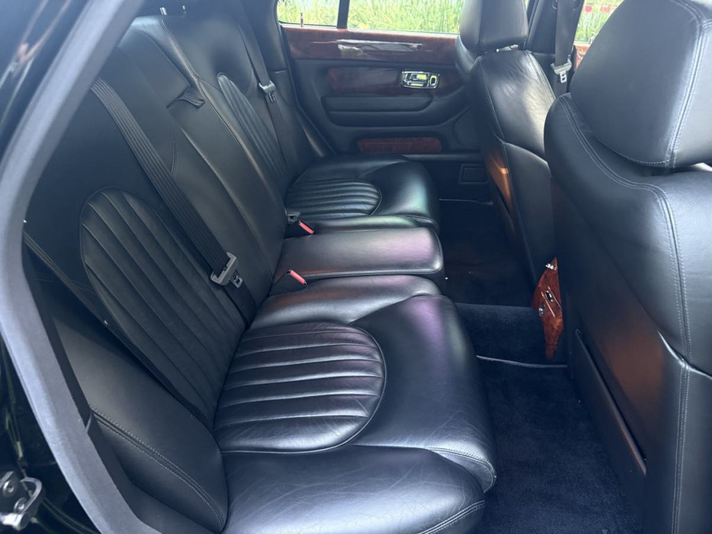 1999 Bentley Arnage Image 32
