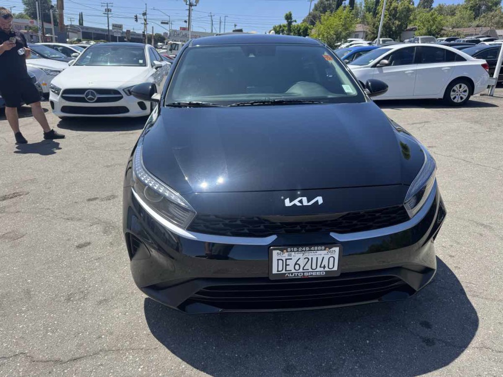 2024 Kia Forte Image 2
