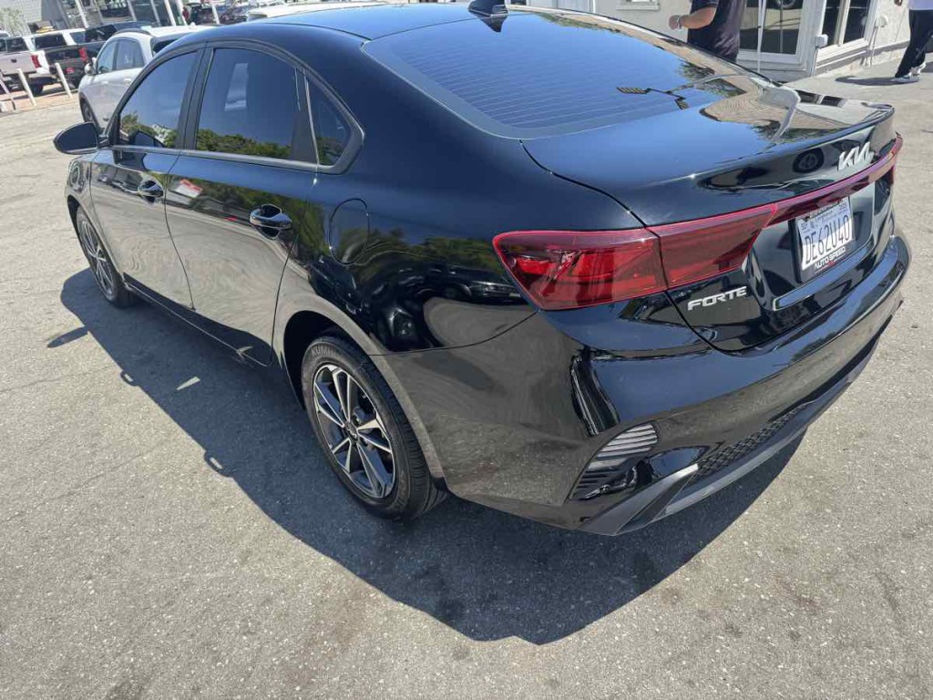 2024 Kia Forte Image 4