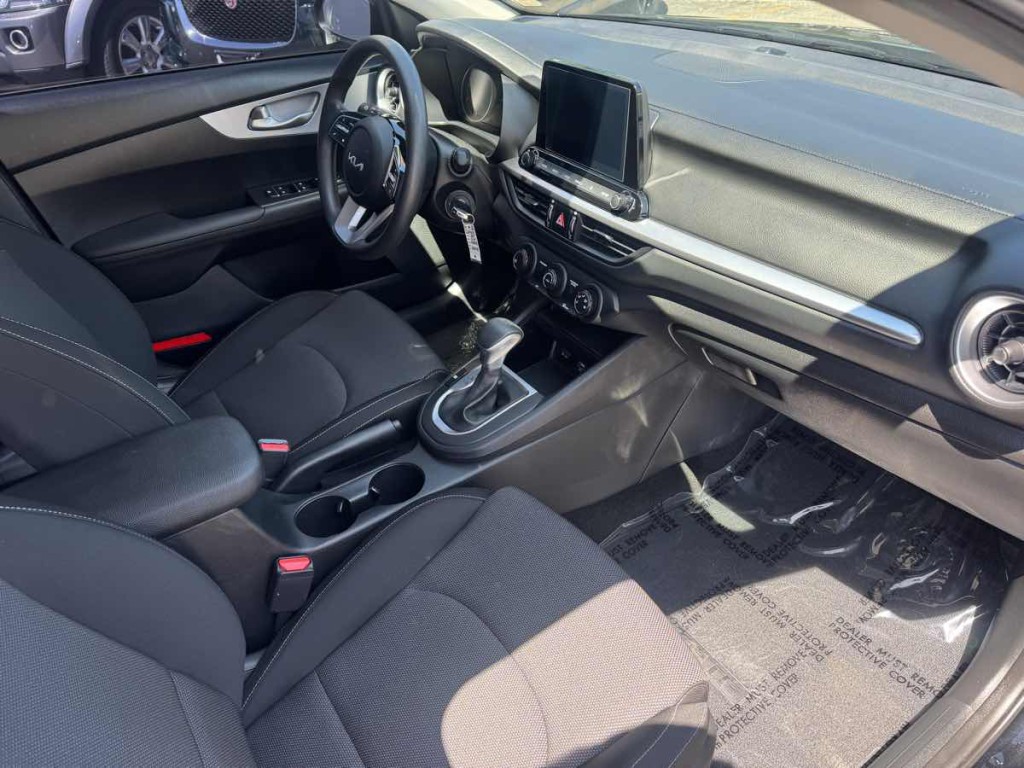 2024 Kia Forte Image 8