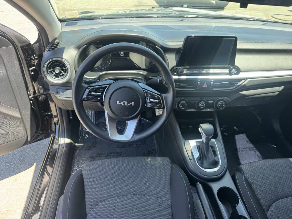 2024 Kia Forte Image 16