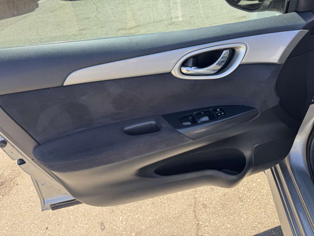 2014 Nissan Sentra Image 9