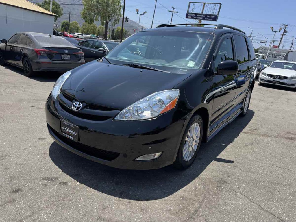 2009 Toyota Sienna Image 3