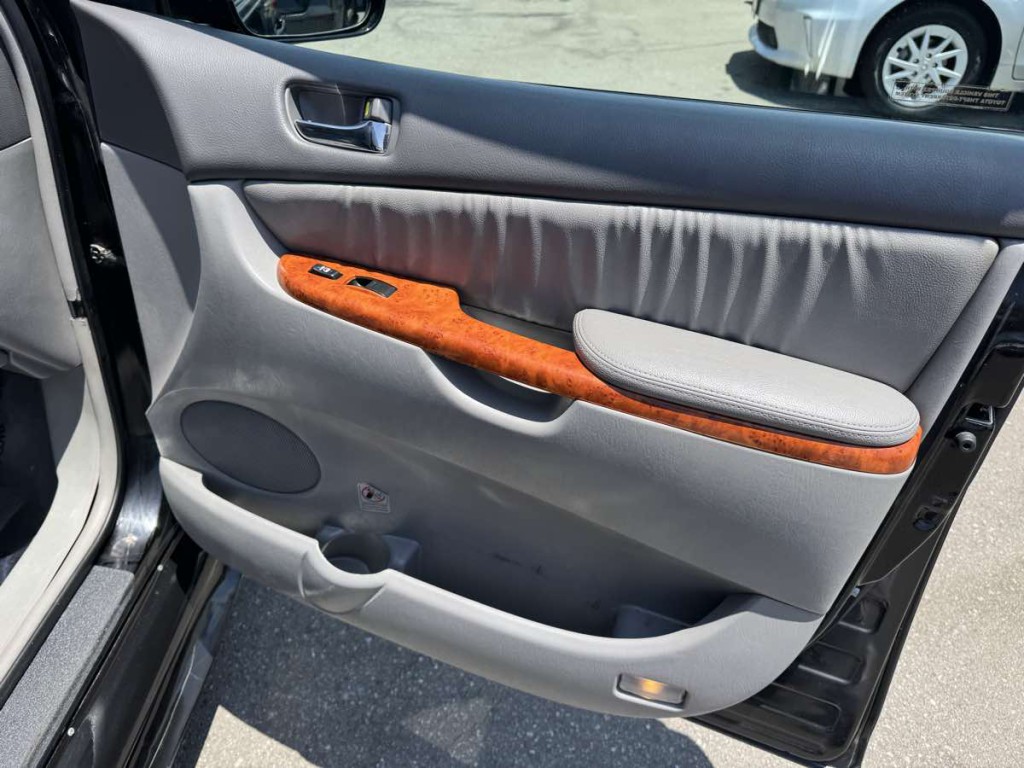 2009 Toyota Sienna Image 13