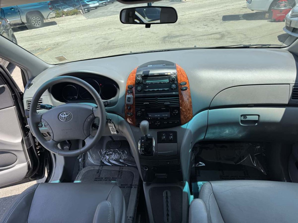 2009 Toyota Sienna Image 19