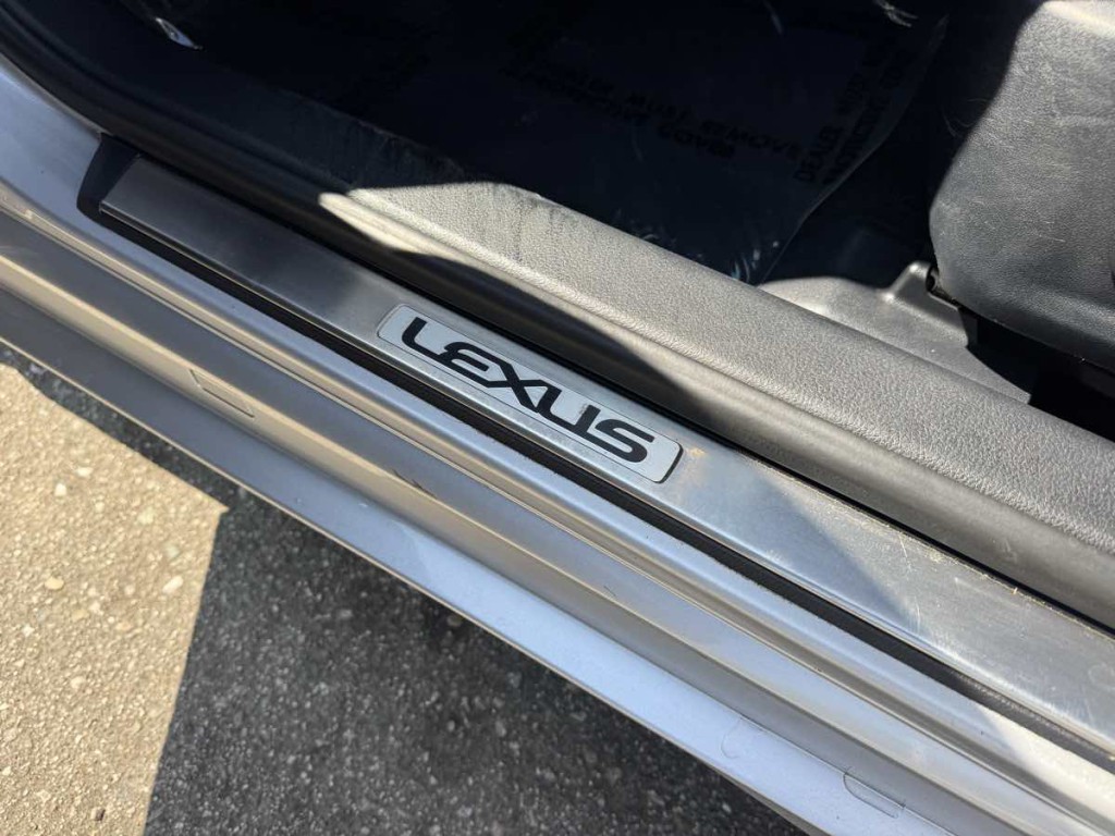 2016 Lexus IS 200t Image 22
