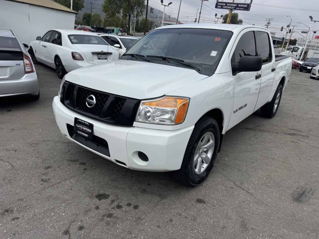2015 Nissan Titan Image 2