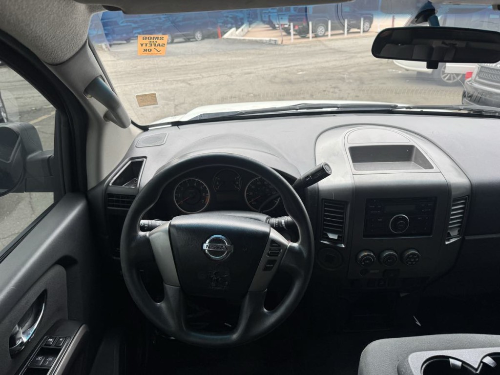 2015 Nissan Titan Image 8