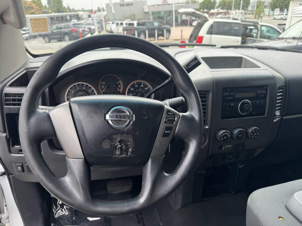 2015 Nissan Titan Image 19