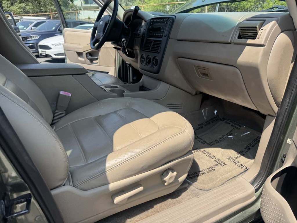 2002 Ford Explorer Image 12