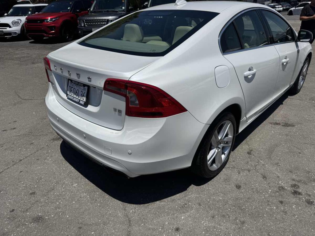 2015 Volvo S60 Image 4