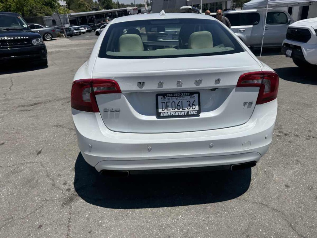 2015 Volvo S60 Image 5