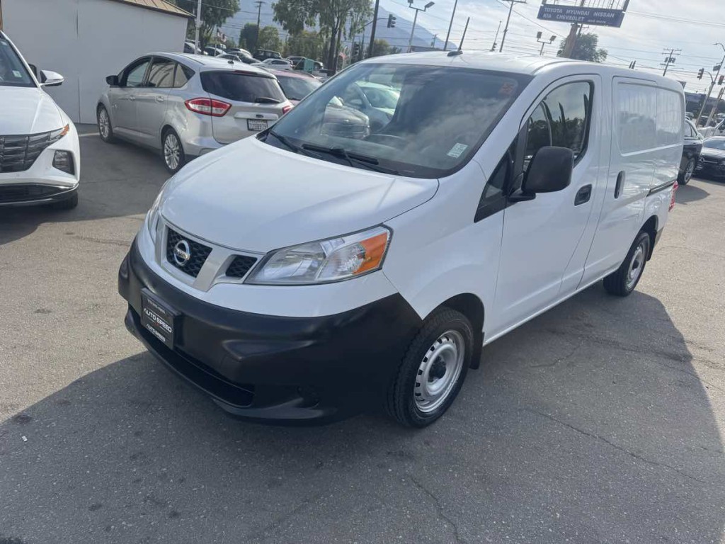2015 Nissan NV200 Image 3