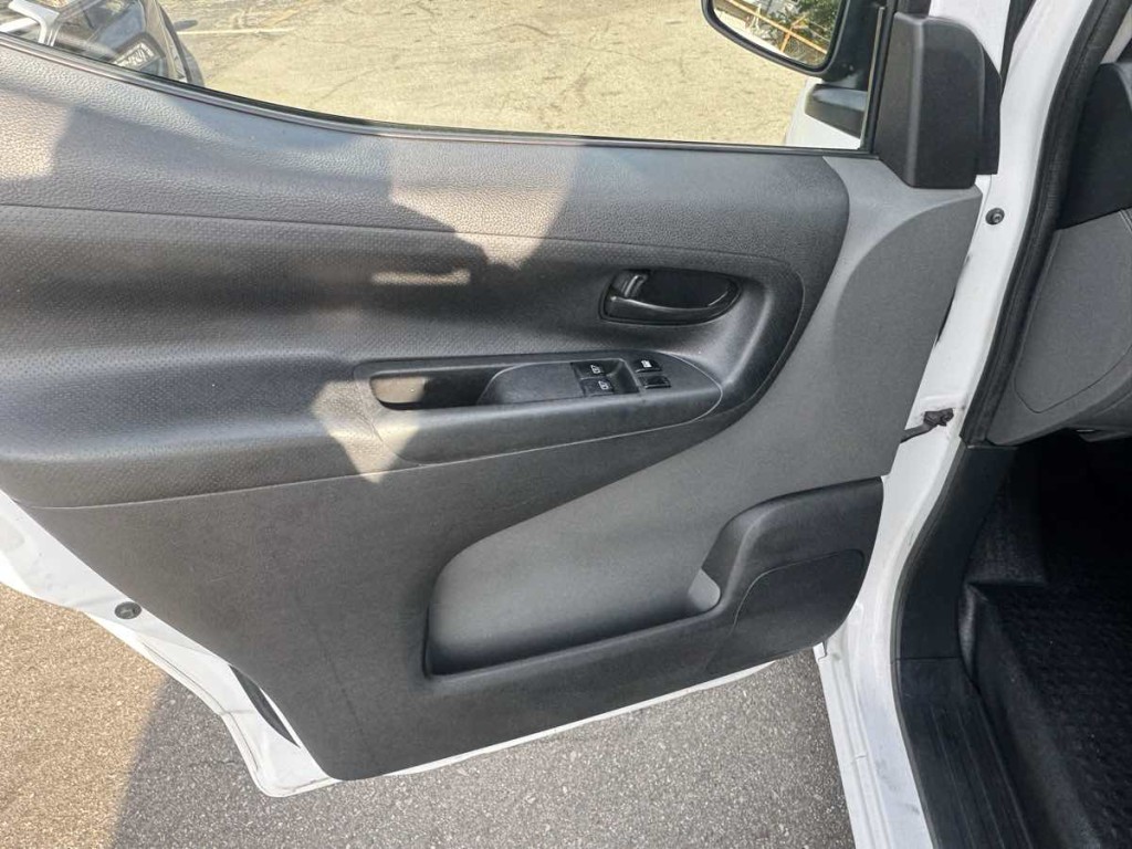 2015 Nissan NV200 Image 8