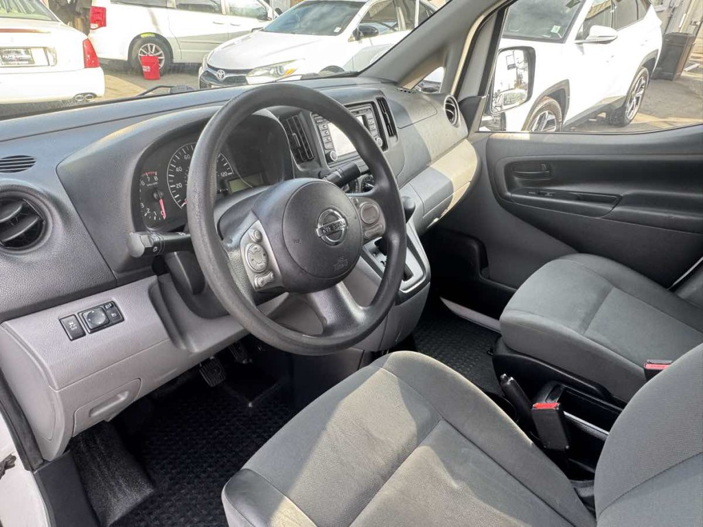 2015 Nissan NV200 Image 9