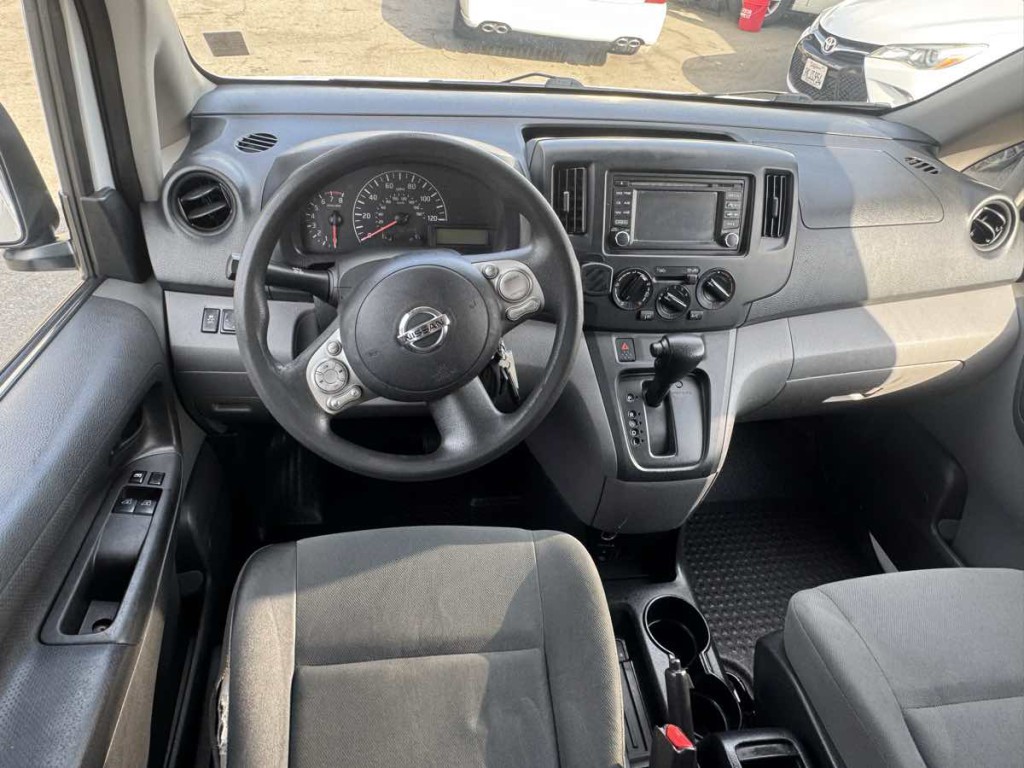 2015 Nissan NV200 Image 10