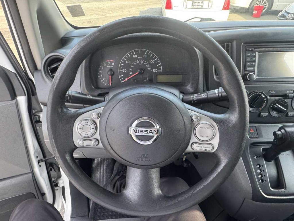 2015 Nissan NV200 Image 11