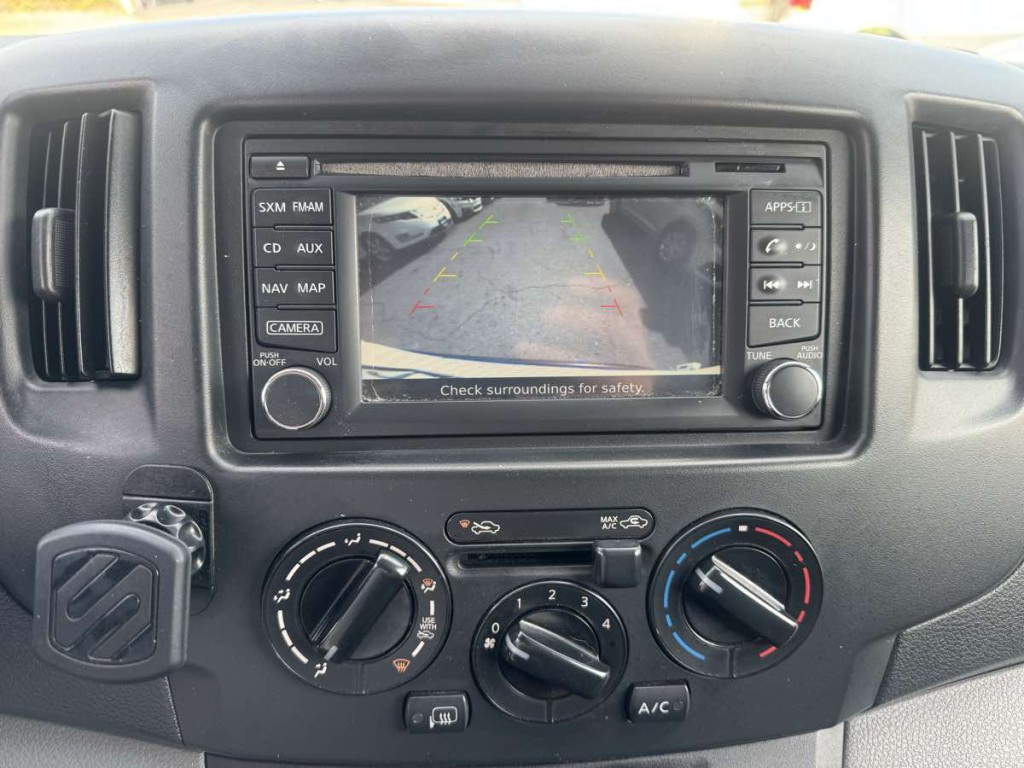 2015 Nissan NV200 Image 12