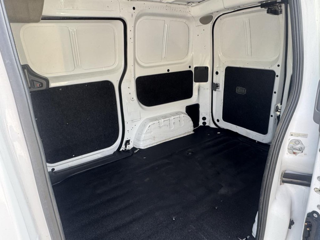 2015 Nissan NV200 Image 17