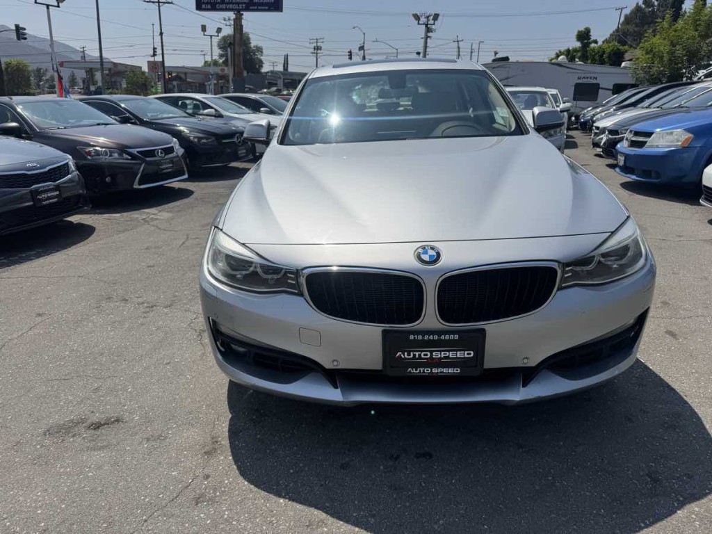 2015 BMW 3 Series Image 2