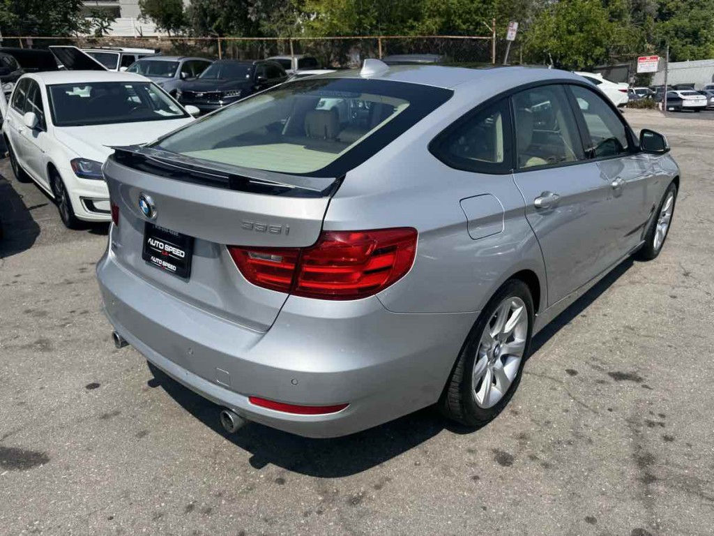 2015 BMW 3 Series Image 4