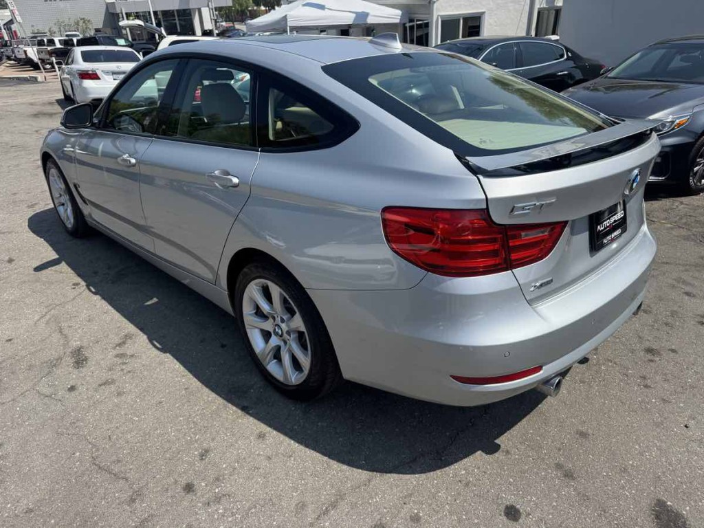 2015 BMW 3 Series Image 6