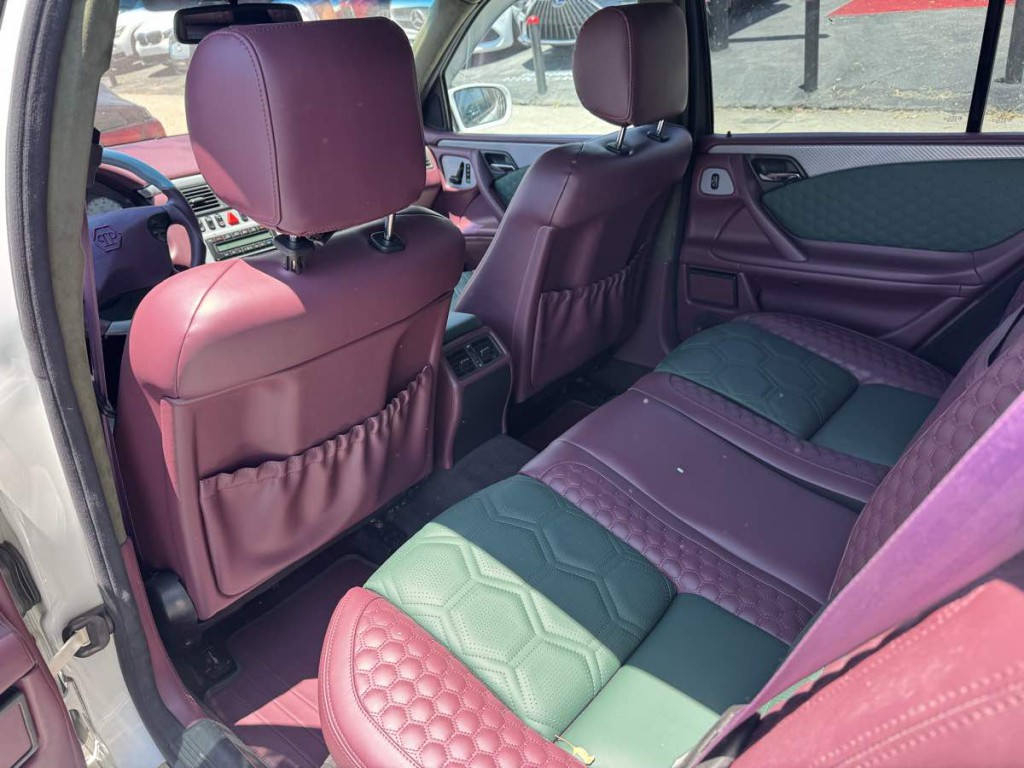 2000 Mercedes-Benz E-Class Image 12