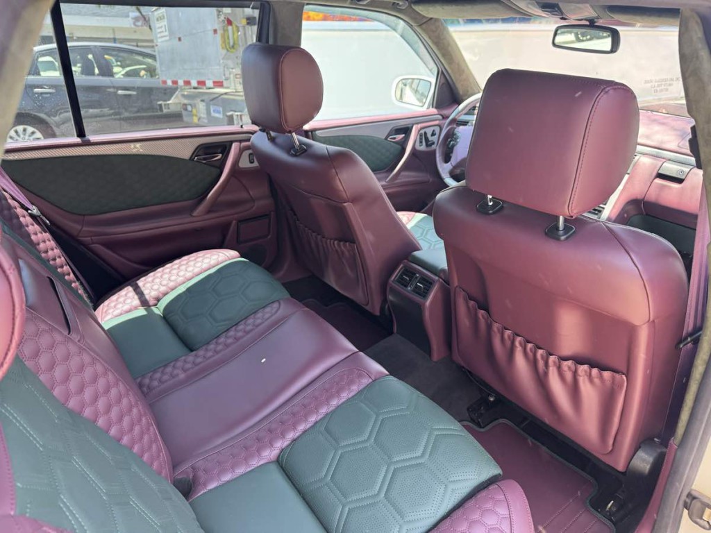 2000 Mercedes-Benz E-Class Image 17