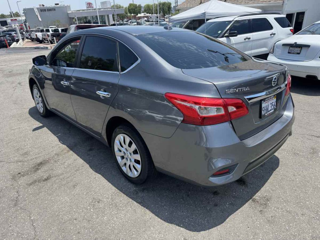 2017 Nissan Sentra Image 5