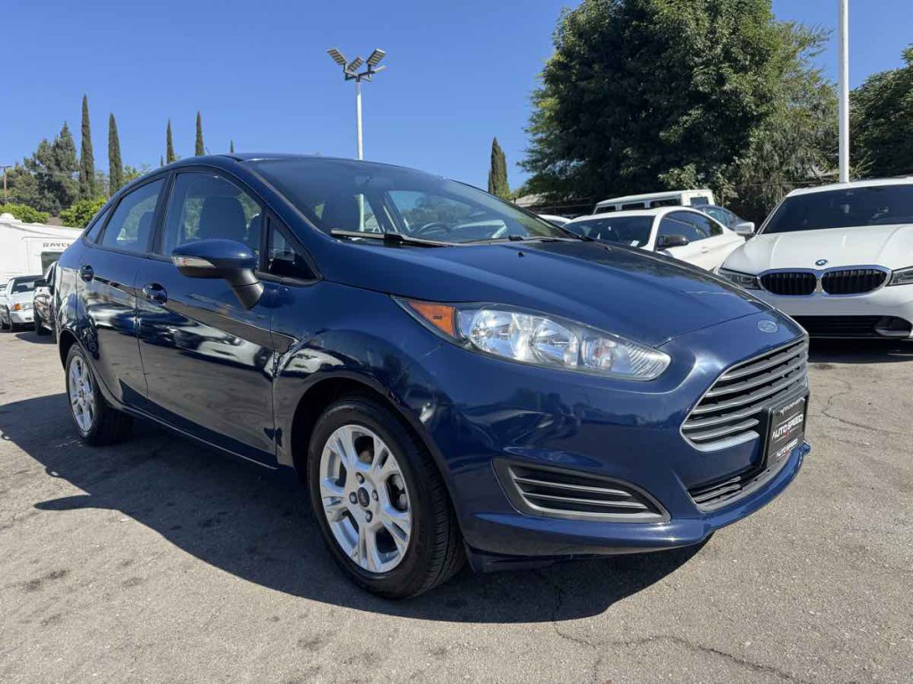 2016 Ford Fiesta Image 1