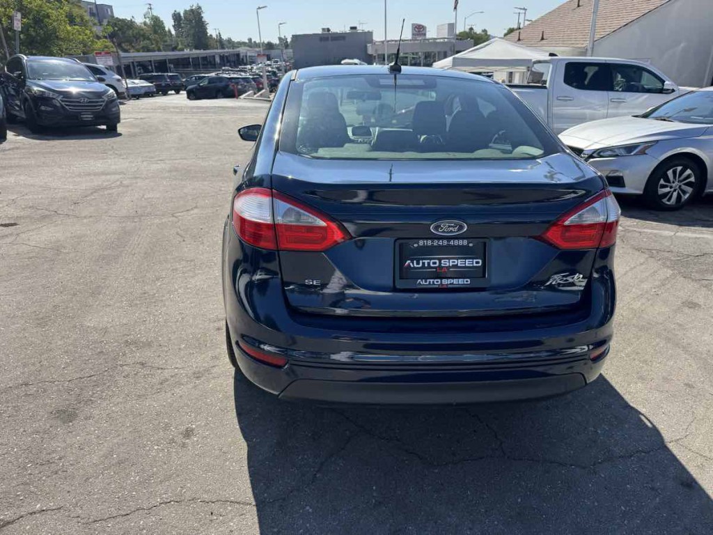 2016 Ford Fiesta Image 5