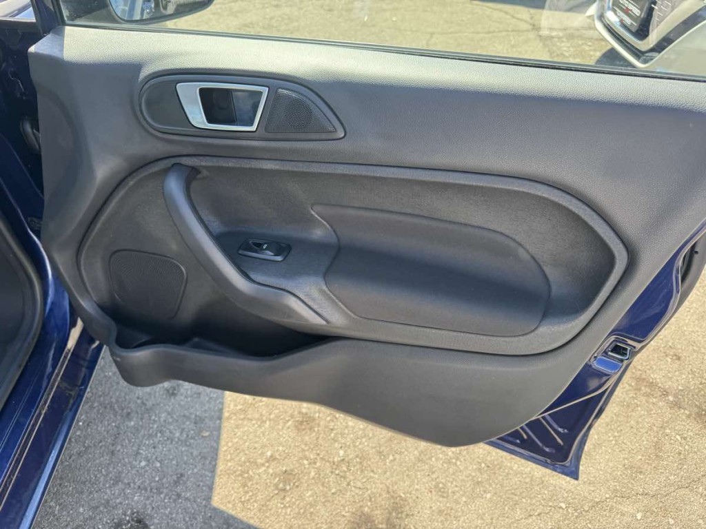 2016 Ford Fiesta Image 15